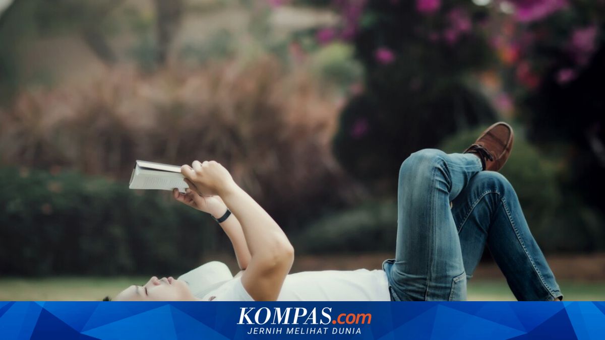Mengapa Aquarius Kerap Dijuluki Zodiak yang Terlalu Banyak Berpikir?