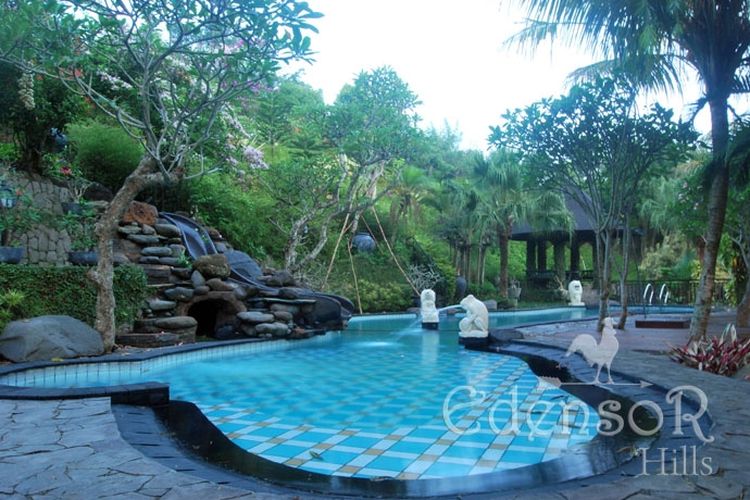 Edensor Hills Resort, Sentul, salah satu villa Puncak dengan private pool.