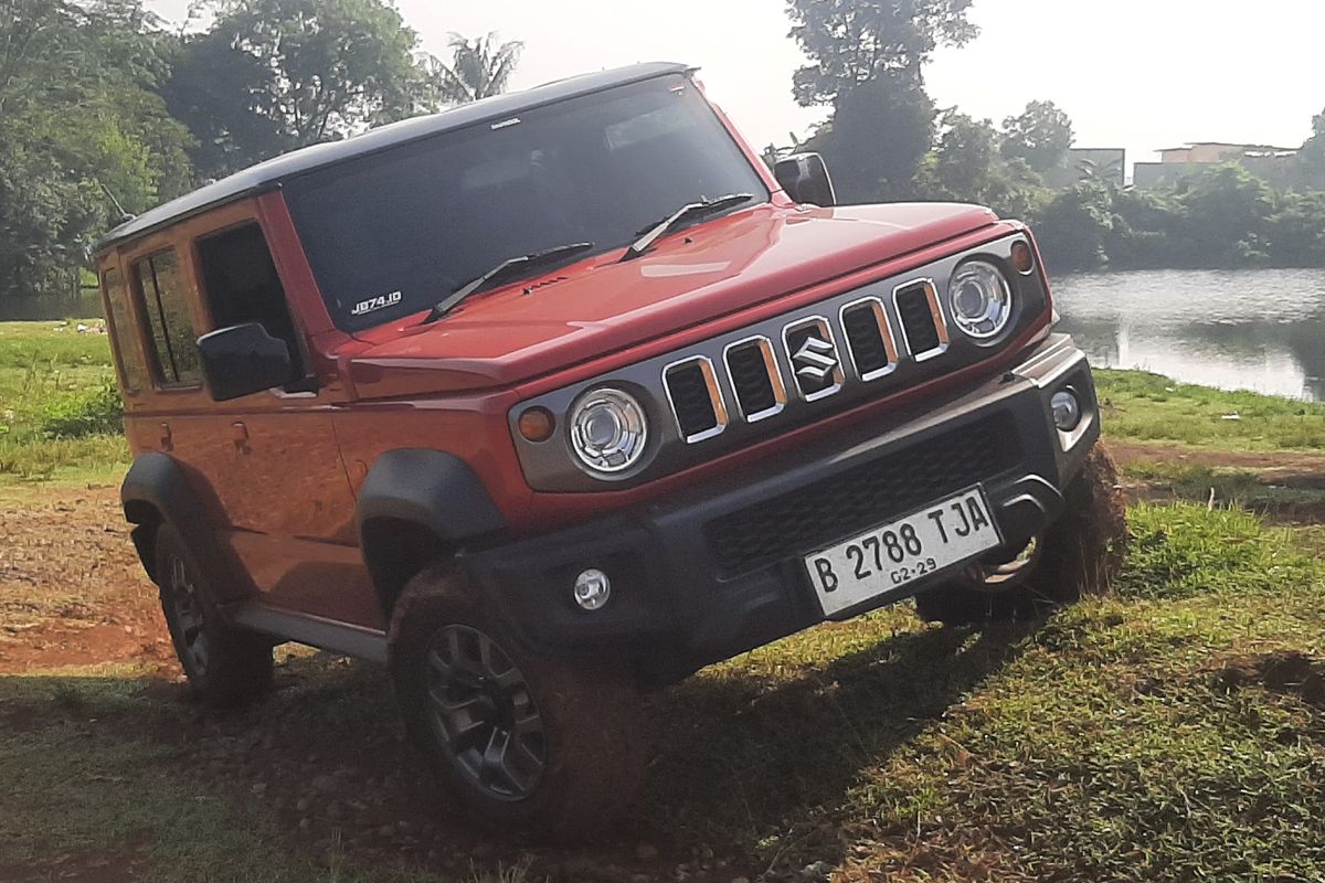 Suzuki Jimny 5 Pintu