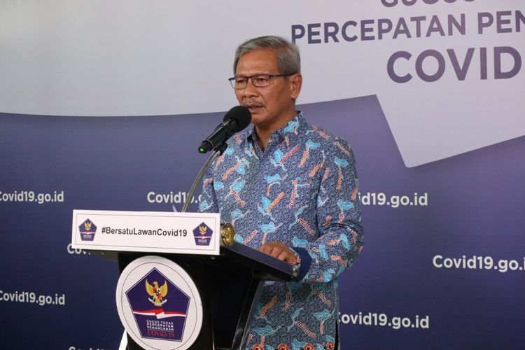 Juru Bicara Pemerintah untuk Penanganan Covid-19 Achmad Yurianto saat memberikan keterangan di Graha BNPB, Jakarta, Sabtu (6/6/2020).