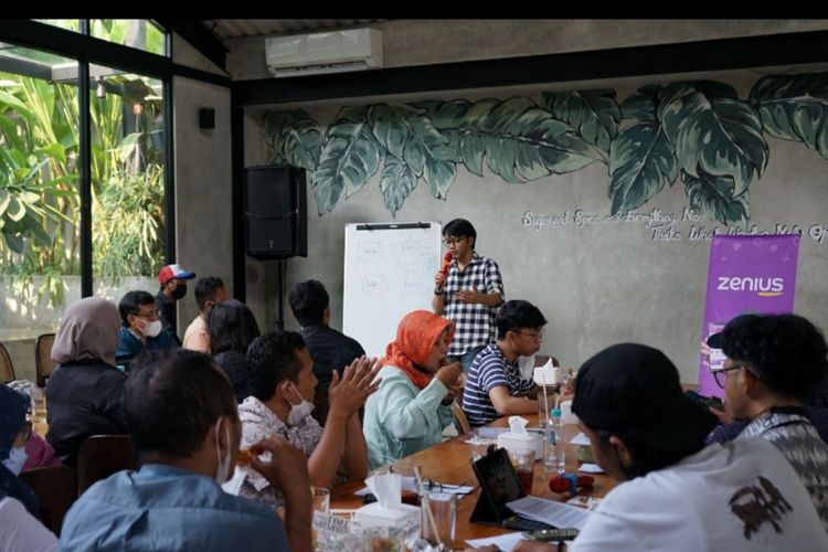 Persiapan seleksi masuk PTN buat siswa, guru, oleh Zenius. 