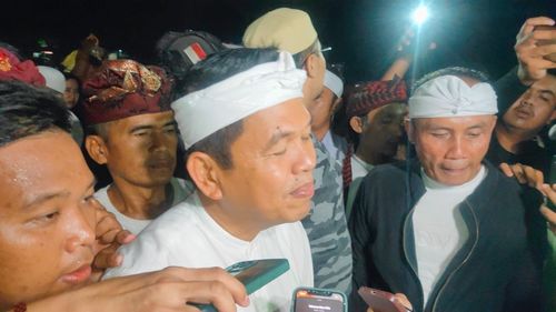 Soroti Masalah Sampah di Jabar, Dedi Mulyadi Ingin Gaji Tukang Sapu Jalan Sesuai UMK