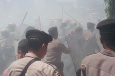 Bentrok di Sela Pelantikan Dewan Kota Tasik, Polisi dan Mahasiswa Terluka