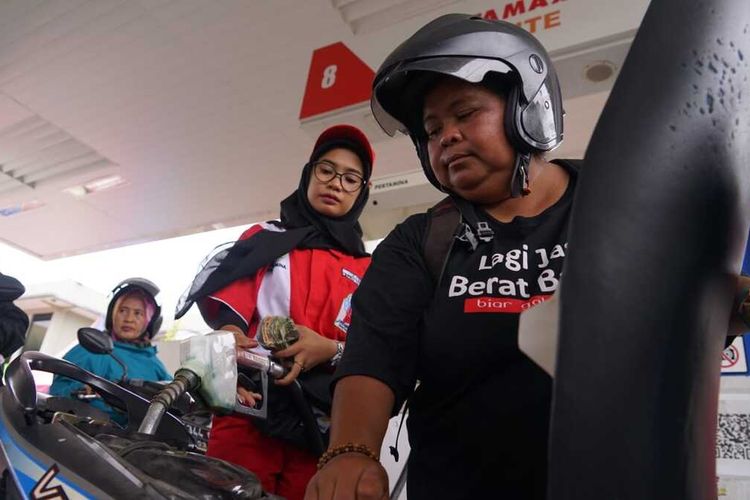 PT Pertamina Patra Niaga Regional Sumatera Bagian Utara (Sumbagut) mencatatkan rata-rata realisasi penyaluran Bahan Bakar Minyak (BBM) gasoline saat Ramadhan dan Idul Fitri 2023 mengalami kenaikan tujuh persen dibanding rata-rata penyaluran normal pada Maret 2023 (Rata-rata penyaluran normal).