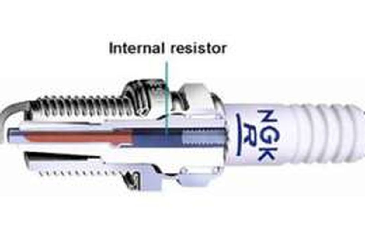 Arti kode R yang merupakan Resistor pada busi untuk motor injeksi