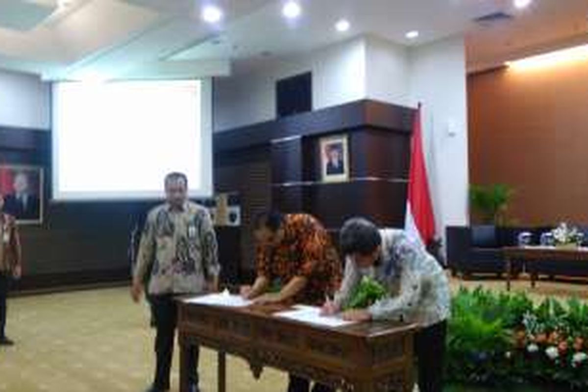 Acara penandatanganan nota kesepahaman Kemenkop dan KPPU di Kementerian Koperasi dan UKM, Jakarta, Selasa (23/8/2016).