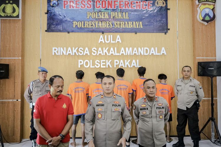 Kasi Humas Polrestabes Surabaya, AKP Haryoko di Polsek Pakal, Selasa (9/1/2024).
