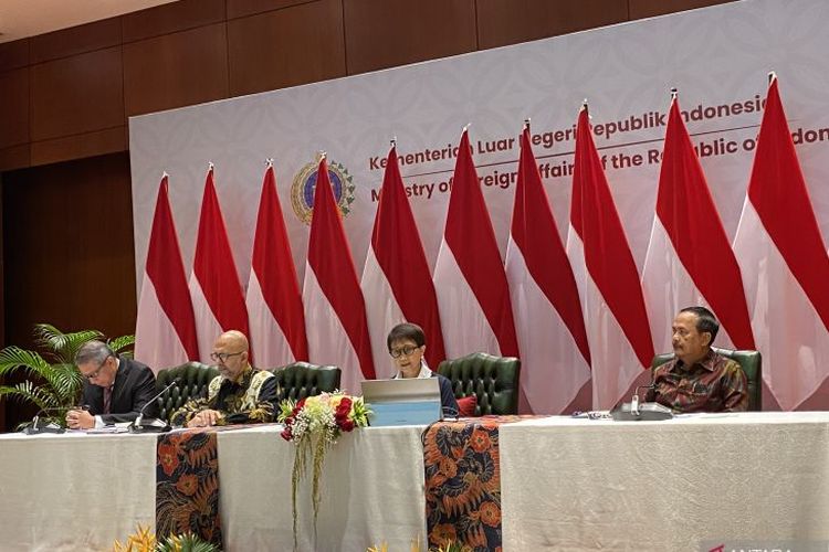 Minister of Foreign Affairs Retno Marsudi (2nd-right) speaks during a press conference in Jakarta on Wednesday, April 5, 2023. 