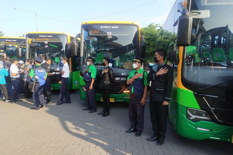 Bus Trans Jatim transportasi publik yang akan siap melayani masyarakat Jatim