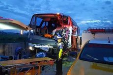 Bus Rombongan Siswa SMK di Karanganyar Tabrak Truk di Tol Madiun-Ngawi, 2 Penumpang Tewas Terhimpit