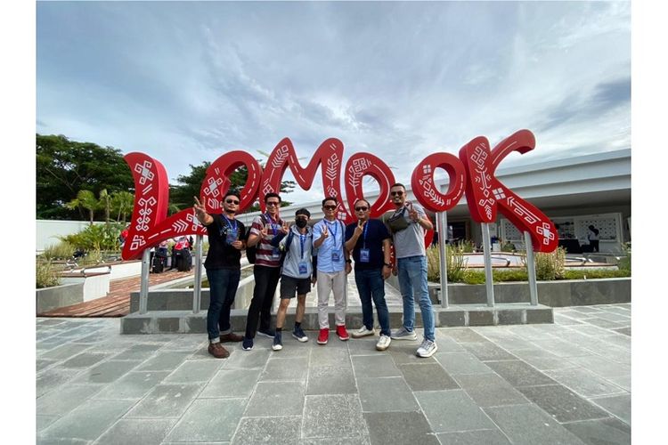 Para pemenang undian tiket MotoGP 2022 Mandalika yang diselenggarakan Shell Indonesia.