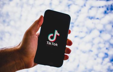 TikTok akan Rilis Album Perdana dari Lagu-lagu Viralnya Halaman ...