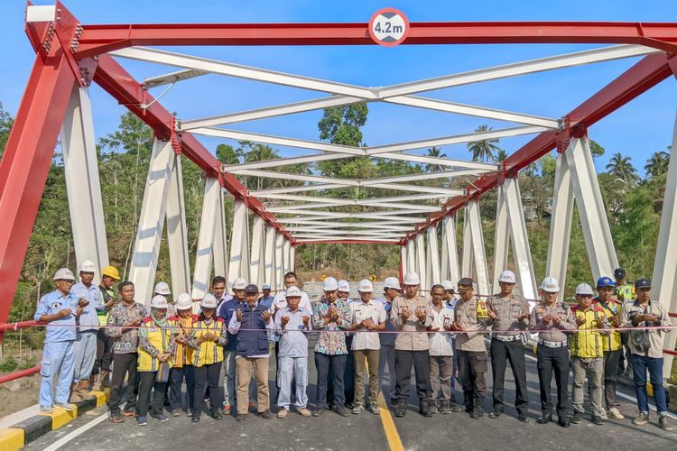 Pembukaan Jembatan Kaliglidik II di perbatasan Lumajang - Malang