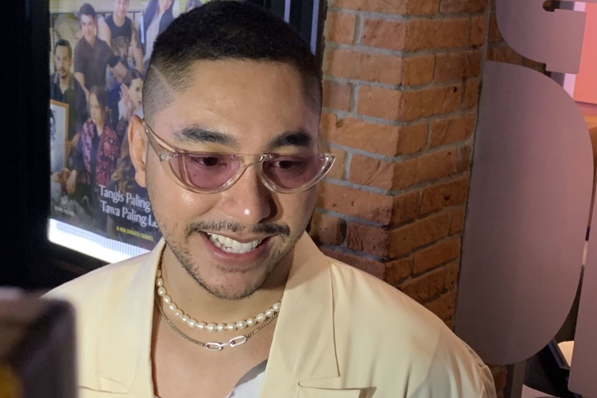 Aktor Krisjiana Baharudin saat ditemui dalam konferensi pers film Suka Duka Berduka di CGV Grand Indonesia, Jakarta Pusat, Selasa (28/6/2022).