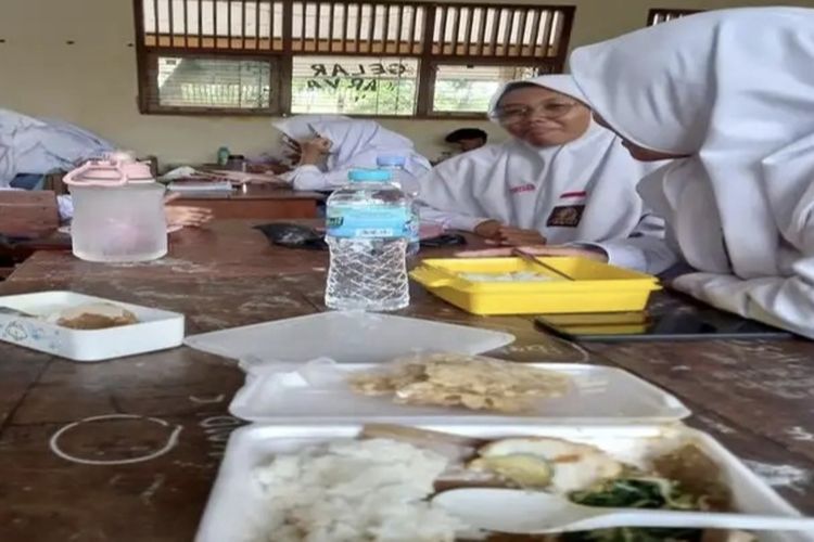 1.022 Siswa SMAN 2 Pamekasan Belum Terima MBG, Bawa Bekal dan Jajan di Kantin
