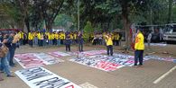 BEM UI Siap Bergerak ke Bundaran HI, Bus dan Angkot Berjejer Angkut Pendemo