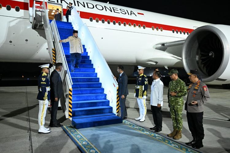 Prabowo Tiba di Indonesia Setelah Lawatan ke Rusia