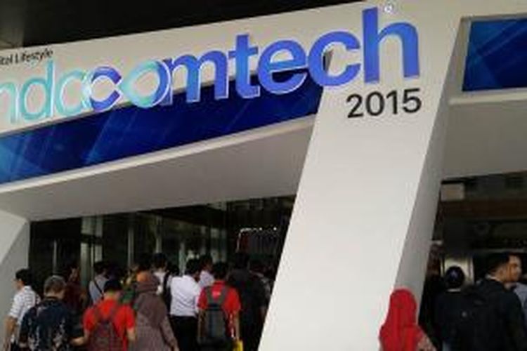 Pintu masuk pameran gadget Indocomtech 2015 di JCC, Senayan, Jakarta yang berlangsung 28 Oktober s.d. 2 November 2015.