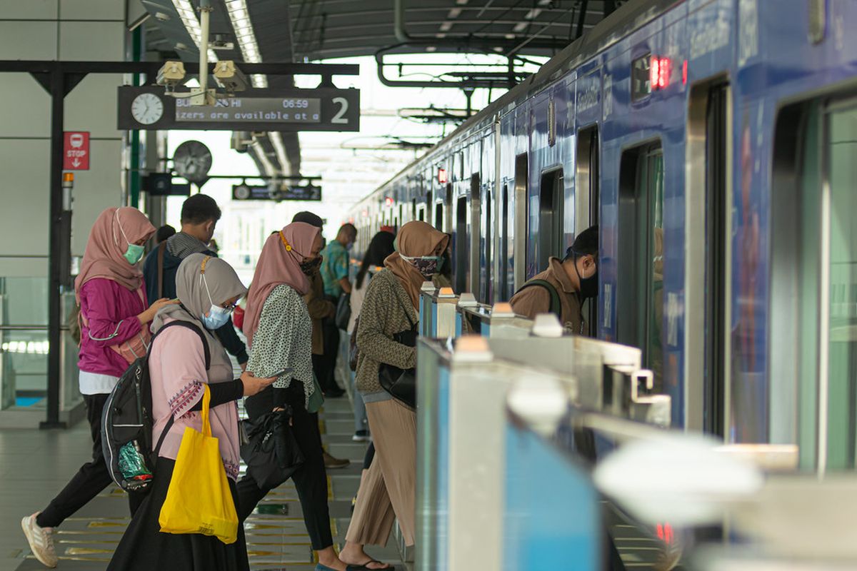 Ilustrasi penumpang MRT Jakarta