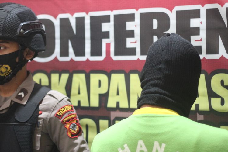 DD (44), oknum guru di Kabupaten Cianjur, Jawa Barat, harus mempertanggungjawabkan perbuatannya yang diduga telah mencabuli sembilan orang siswa.