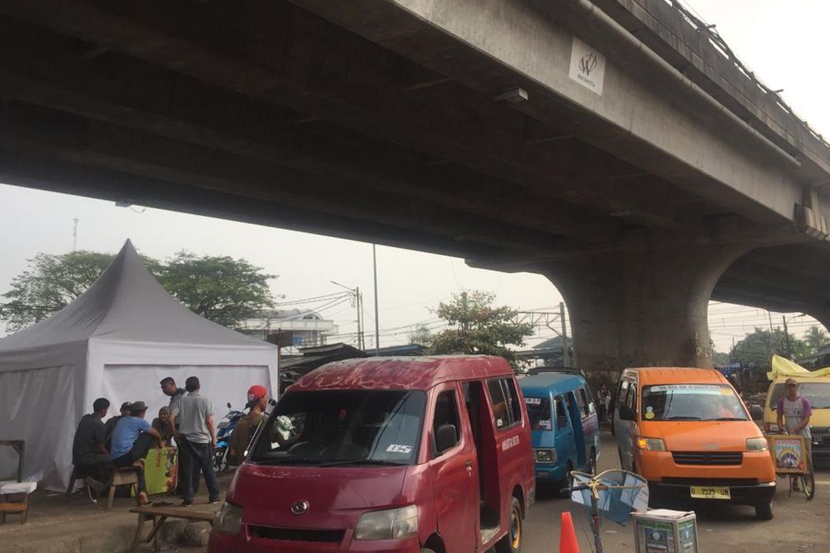 Terminal Depok, Jalan Kemiri Muka, Beji, Kamis (21/3/2019).