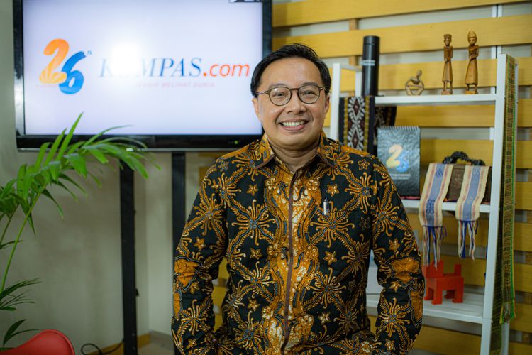 Anggota Komisi I DPR RI, Bobby Adhtyo Rizaldi, berposes seusai menjadi narasumber dalam program Gaspol di Kompas.com, Palmerah, Jakarta, Selasa (9/8/2022). 
