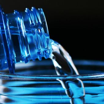 Ilustrasi air minum, kualitas air minum.