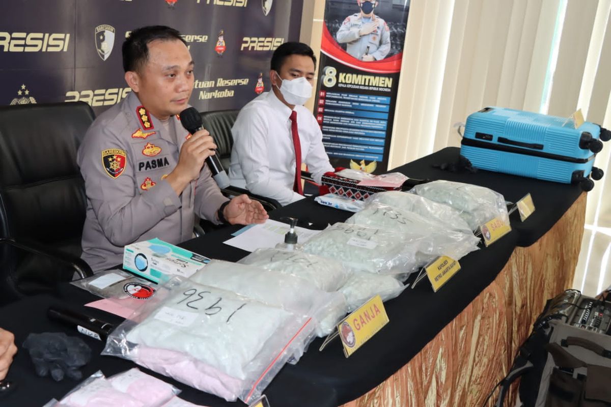 Satuan Reserse Narkoba Polres Metro Jakarta Barat menggagalkan penyelundupan jaringan narkoba internasional, Senin (15/8/2022).