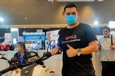 Antusiasme Pengunjung Jajal Motor Listrik di PEVS 2022