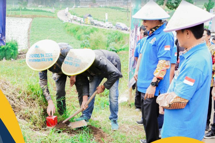 ebagai upaya mengakselerasi program Pendaftaran Tanah Sistematis Lengkap (PTSL), Kantor Wilayah (Kanwil) BPN Provinsi Jawa Tengah mengimplementasikan Gerakan Masyarakat Pemasangan Tanda Batas (GEMAPATAS) di Tingkat Provinsi Jawa Tengah, Kamis (29/02/2024). Pencanangan ini dipusatkan di Telaga Sewiwi, Kepakisan-Batur, Kabupaten Banjarnegara. 