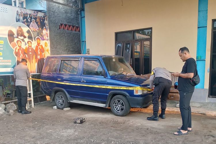 Bayi Ditemukan Terbungkus Jilbab di Bagasi Mobil Panti Asuhan Ngawi