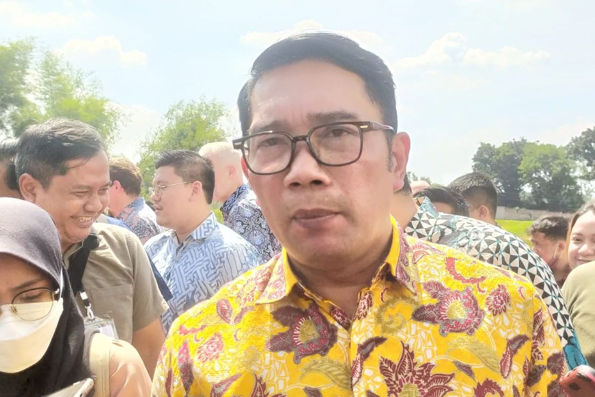 Gubernur Jawa Barat Ridwan Kamil ditemui usai peletakan batu pertama di kawasan Bojongsari, Kota Depok, Selasa (20/6/2023).