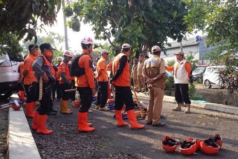 BPBD Cianjur Terjunkan Tim Atasi Karhutla di Gunung Rasamala