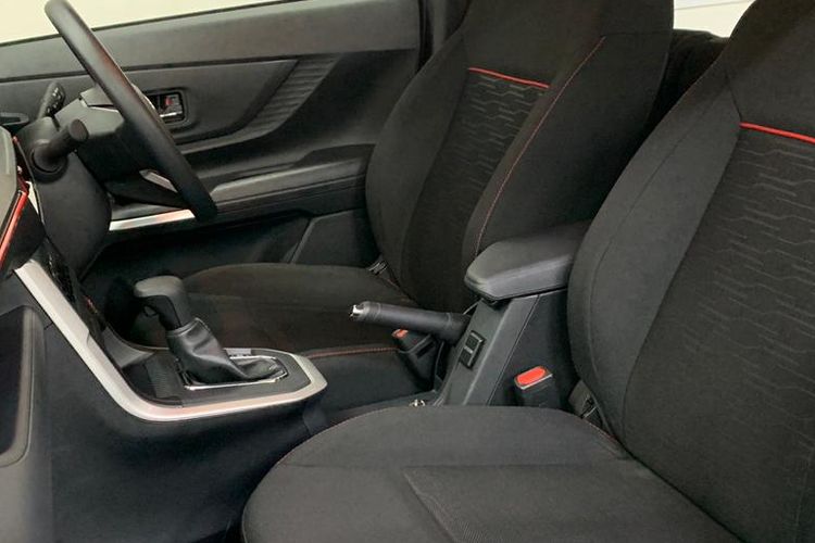 Tampilan interior Daihatsu Xenia terbaru