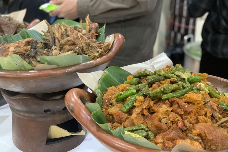 Gudeg Yu Djum Pusat di Halalicious Food Festival 2025.