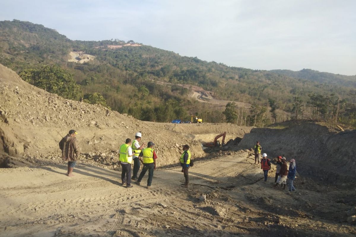 Kondisi aktual Jalan Sabuk Merah yang menghubungkan perbatasan Indonesia-Timor Leste.