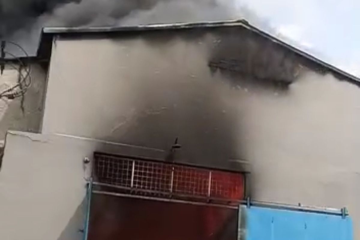 Kebakaran Gudang di Kosambi Tangerang, Diduga Akibat Korsleting Listrik Terjadi pada Jumat (5/8/2022).