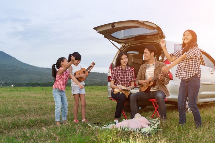 Ilustrasi road trip bersama keluarga