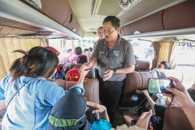 Pj Gubernur Jateng Nana Sudjana melepas 11.600 pemudik gratis menggunakan armada 239 bus dari Taman Mini Indonesia Indah (TMII) Jakarta, Sabtu (6/4/2024).