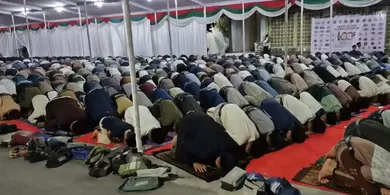 100 Tahun Gontor, Puluhan Ribu Santri dan Alumni Sujud Syukur di Masjid Jami Gontor