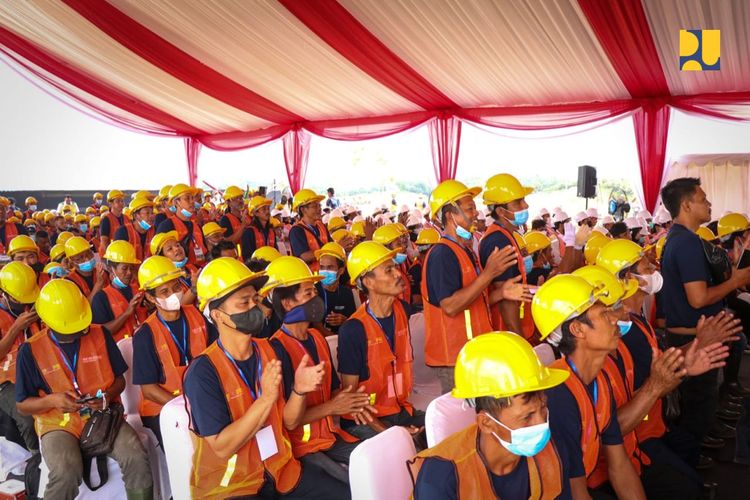 Tenaga Kerja Konstruksi (TKK) yang mengikuti pelatihan dan dsertifikasi Tahap I penyiapan pembangunan infrastruktur Itu Kota Nusantara (IKN) akan langsung bekerja di proyek-proyek Kementerian PUPR.