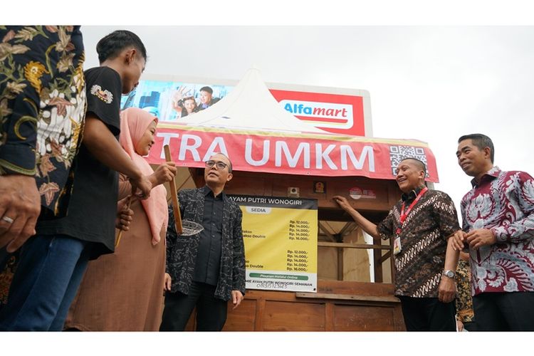 UMKM tenant akan mendapatkan sejumlah pelindungan dari Alfamart. 