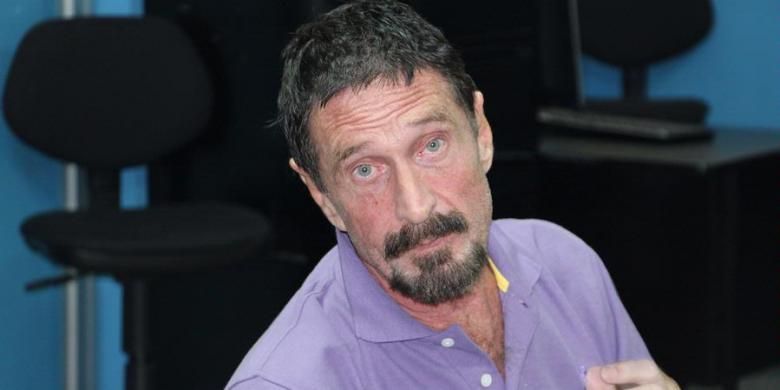 Perintis piranti lunak anti-virus John McAfee dituduh melakukan pembunuhan atas seorang warga negara AS di Belize, Amerika Tengah.