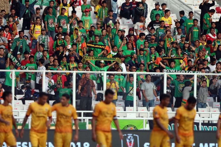 Pertandingan perebutan juara ketiga Piala Presiden 2018 antara Sriwijaya FC Palembang melawan PSMS Medan di Stadion Utama Gelora Bung Karno, Senayan, Jakarta, (17/02/2018). Hasil akhir pertandingan dimenangkan oleh Sriwijaya FC dengan skor 4-0.