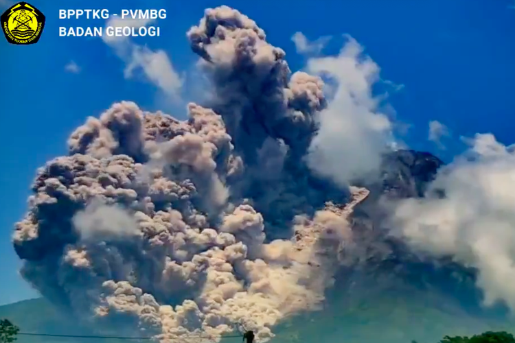 ILUSTRASI: Erupsi gunung Merapi.