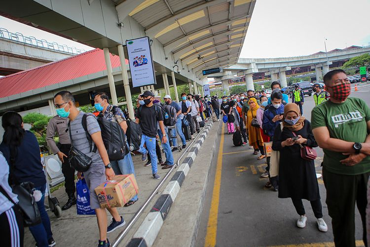 40 000 Orang Jalani Rapid Test Antigen Di Bandara Soekarno Hatta 360 Positif Covid 19 Halaman All Kompas Com