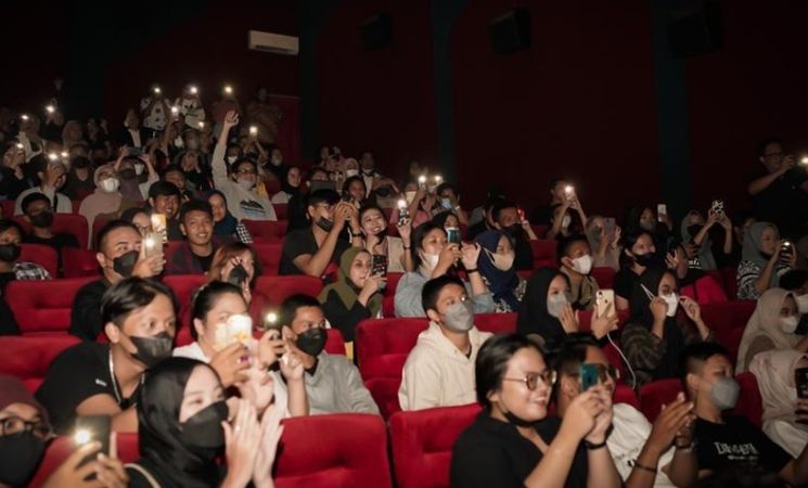 Pengabdi Setan 2: Communion Nobar di Bioskop Tua Singosaren Matahari Solo