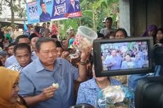 Mampir di Kendal, SBY Cicipi Kerupuk Rambak
