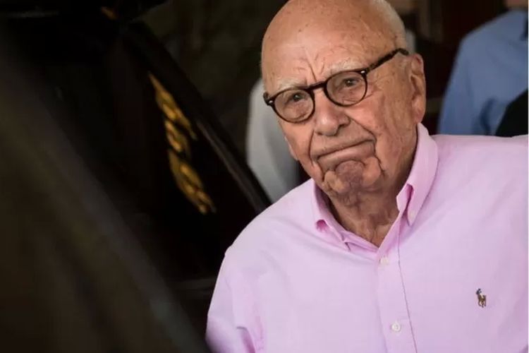 Taipan media AS Rupert Murdoch merugi jutaan dolar karena investasi di Theranos.

