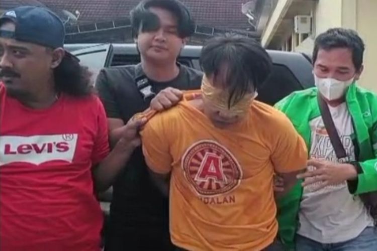 A otak pelaku perampokan sales rokok di Kota Prabumulih, Sumatera Selatan ditangkap saat hendak kabur ke daerah Rambang Niru, Kabupaten Muara Enim, Sumatera Selatan.